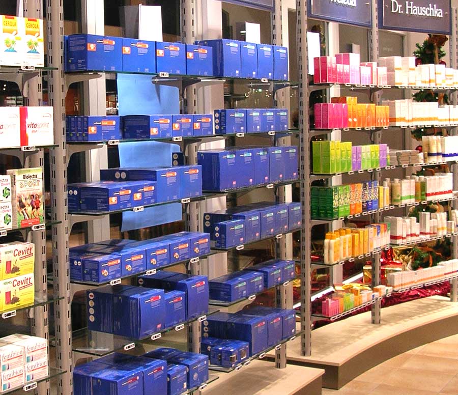 Jól átlátható Shoptec gyógyszertári bútorzat